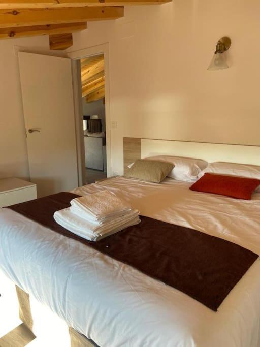 Apartamentos Rurales La Plaza 2 杜鲁埃洛德拉谢拉 外观 照片