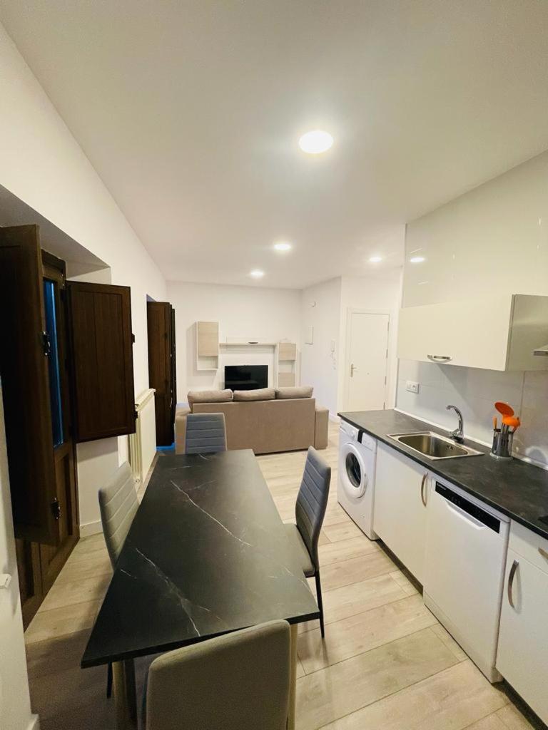 Apartamentos Rurales La Plaza 2 杜鲁埃洛德拉谢拉 外观 照片