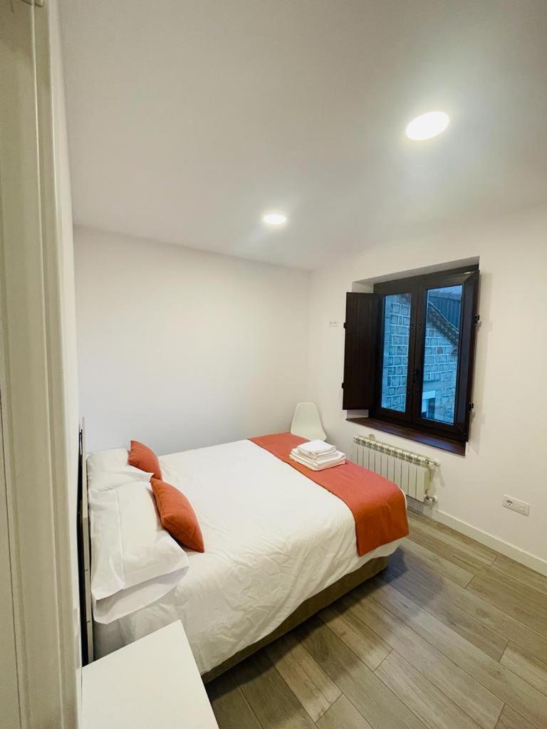 Apartamentos Rurales La Plaza 2 杜鲁埃洛德拉谢拉 外观 照片