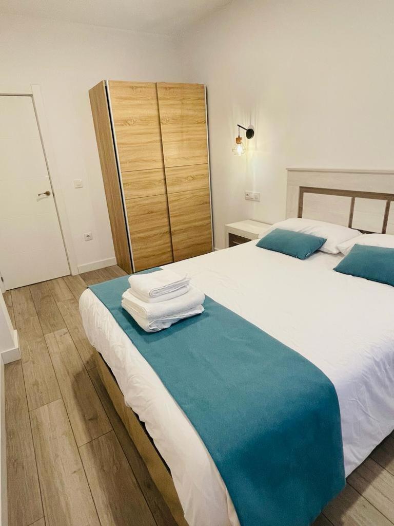 Apartamentos Rurales La Plaza 2 杜鲁埃洛德拉谢拉 外观 照片