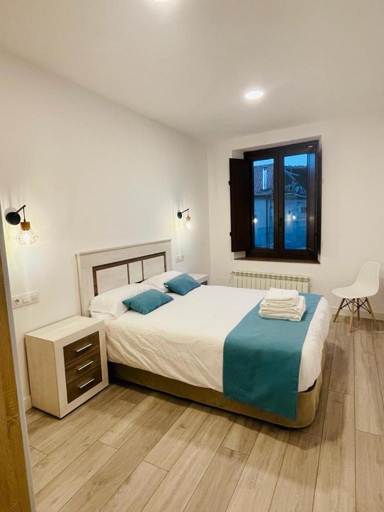 Apartamentos Rurales La Plaza 2 杜鲁埃洛德拉谢拉 外观 照片